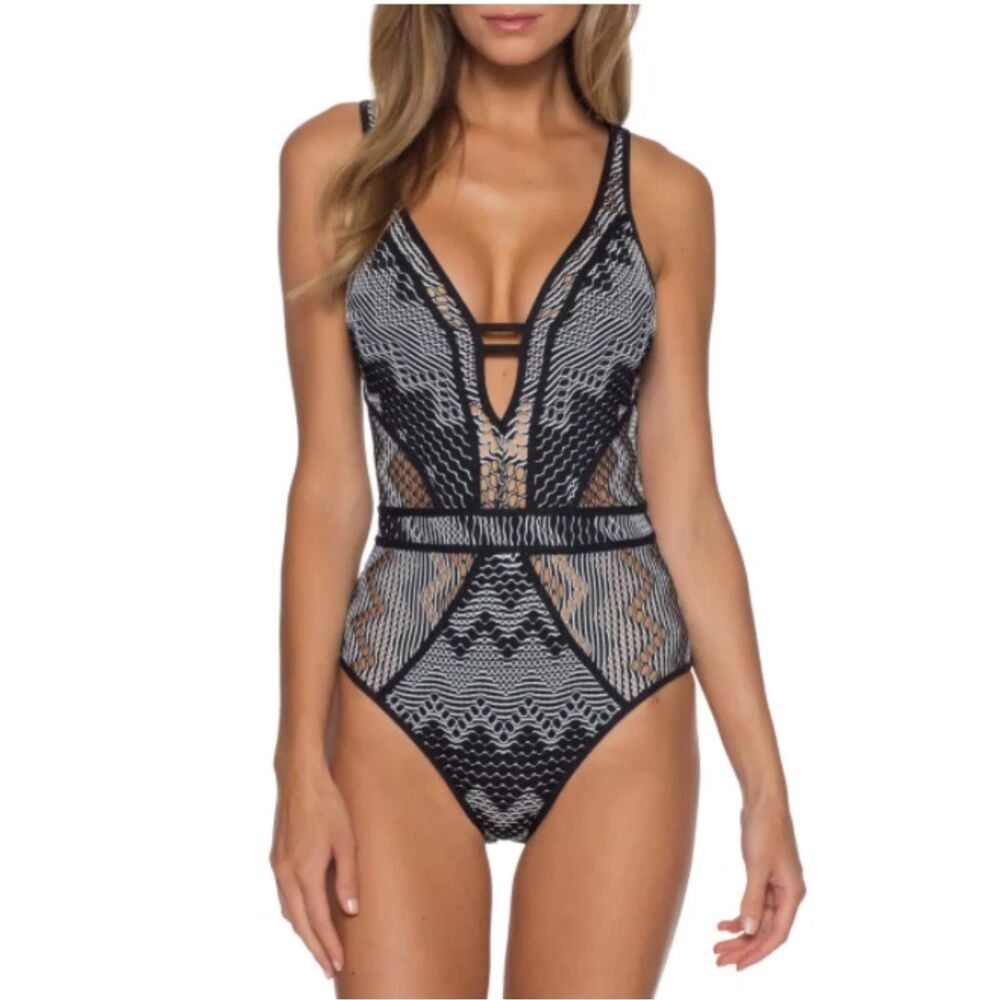 Becca Black and White One PIece Resort Wear Swim Size Small